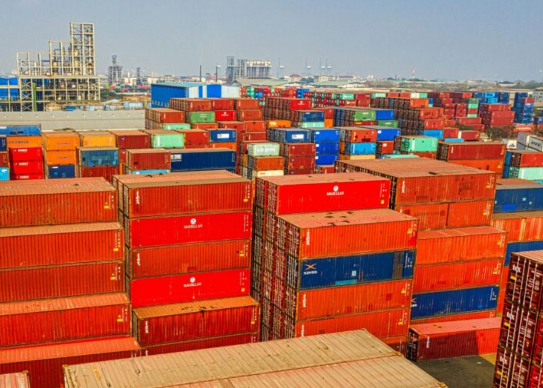 Contenedores logisticos para suministro comercial